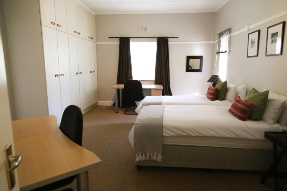 Peak Manor 3*